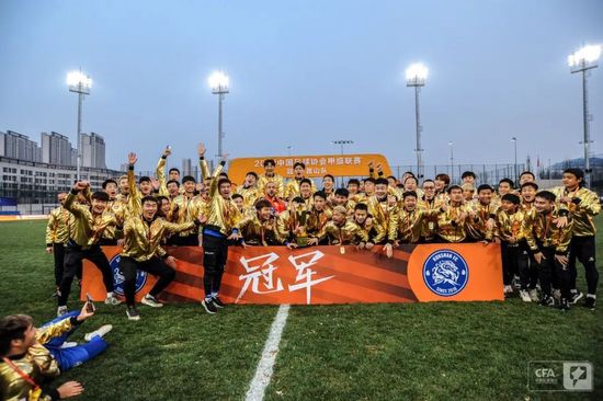 知名演员张译在片中扮演一个刑警，被一个电话引到荒 上一页12345...99下一页 | | | | | | 电影频道节目中心官方网站CCTV6 VIP影院 全部 电影 电视剧 影人 视频 图片 新闻 更新时间 所有 1小时内 今日内 1周内 1个月内 从资讯频道搜索 结果 90116 条 陈忠实遗体告别仪式 张嘉译、芦苇、刘文西现身 2016-05-05 2016年05月05日，陕西省西安市，陈忠实告别仪式在西安殡仪馆举行，演艺明星张嘉译、郭达、孙浩，作家贾平凹、电影编剧导演芦苇 、画家刘文西等现身悼念。