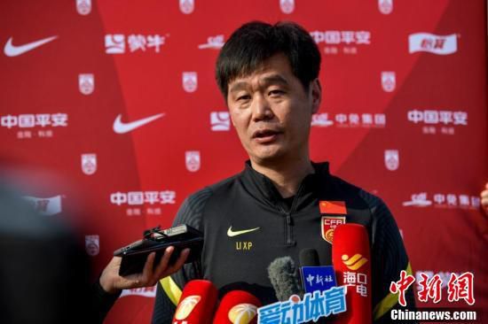 大方认爱卡哥：是的，我们订婚了 锦绣开年！
